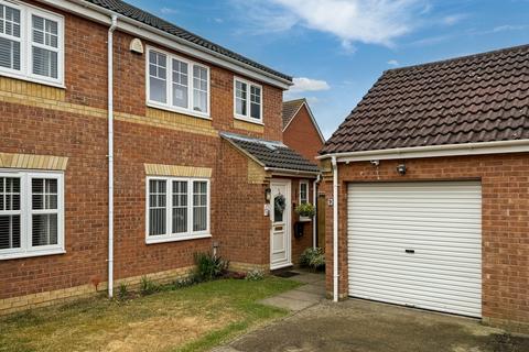 Ditchingham Grove, Ipswich IP5 3 bed semi