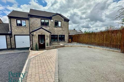 Maylands Place, Barrowford 4 bed detached house for sale