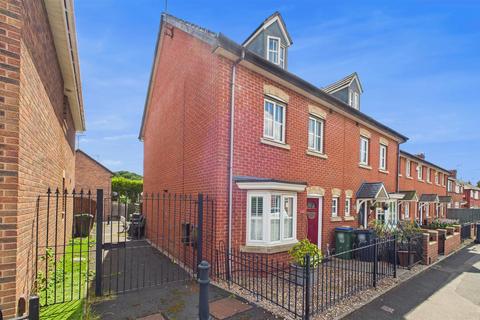 Sutherland Road, Cradley Heath B64 4 bed townhouse for sale