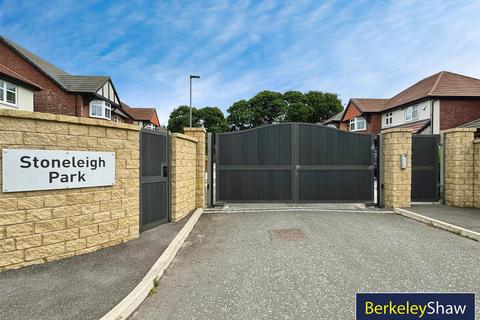 Stoneleigh Park, Thornton, Liverpool 5 bed detached house for sale