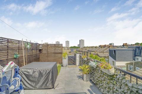 Inworth Street, London SW11 2 bed flat for sale