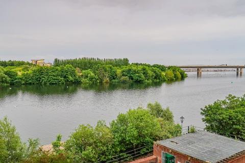 Jim Driscoll Way, Cardiff CF11 1 bed flat for sale