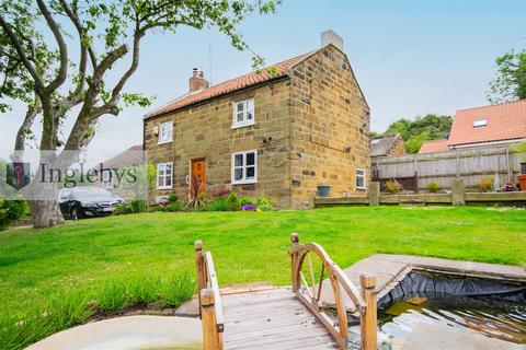 Egg Cup Farm, High Street... 4 bed cottage for sale