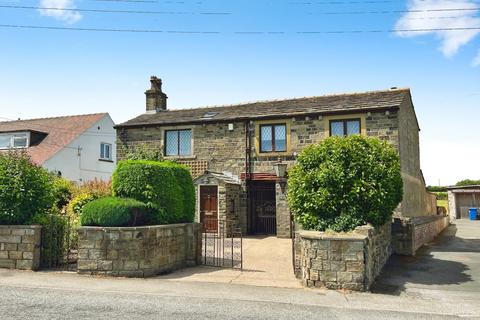 Peep Green Road, West Yorkshire WF15 5 bed detached house for sale