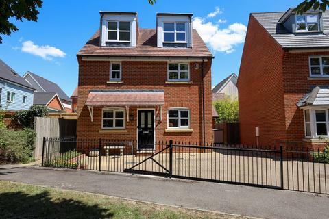Snowdrop Close, Burgess Hill, RH15 5 bed detached house for sale