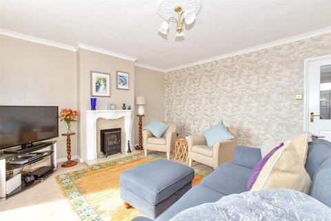 Rails Lane, Hayling Island PO11 3 bed maisonette for sale