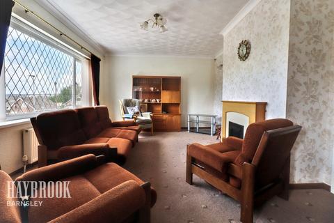 Kingsway, Mapplewell 3 bed detached bungalow for sale