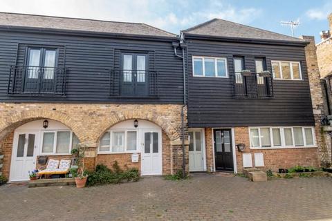 Reeves Yard, Margate CT9 2 bed terraced house for sale