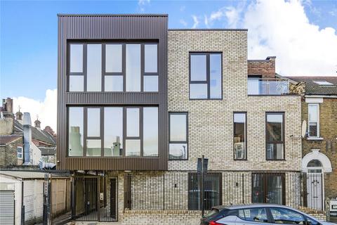 Michigan Avenue, London 2 bed apartment for sale