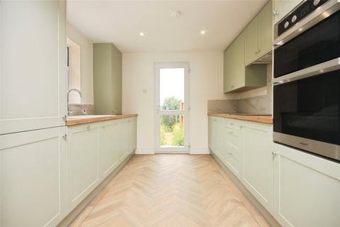 Berens Close, Wickford, Essex, SS11 3 bed bungalow for sale