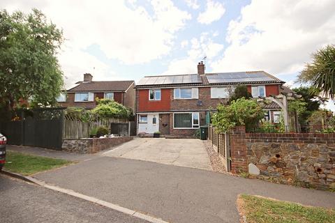 Butts Meadow, Wisborough Green 3 bed semi