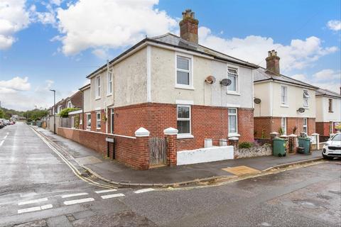 St. John's Crescent, Sandown PO36 3 bed semi