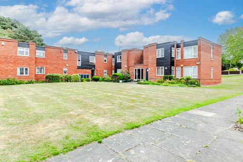 Leeds LS17 2 bed flat for sale