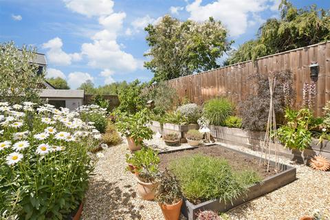 Willow Drive, Newport PO30 3 bed chalet for sale