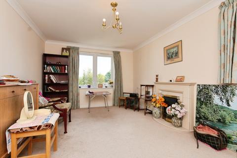 Kingsley Court, Aldershot GU11 1 bed apartment for sale