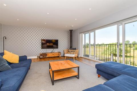 Prime View, New Romney TN28 4 bed detached house for sale