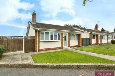 9 Pinetree Walk, Rhyl, LL18 3SB 2 bed detached bungalow for sale