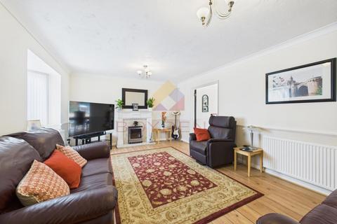 Riverside Way, Colchester CO5 4 bed detached house for sale