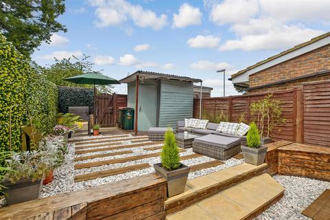 Bickley Court, Crawley RH11 3 bed terraced house for sale