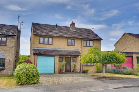 Noel Murless Drive, Newmarket CB8 4 bed detached house for sale