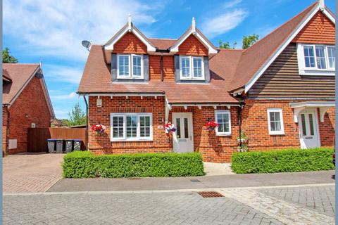 Colborne Close, Iver, SL0 3 bed semi