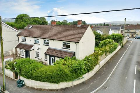 Lower Glyn Gwyn Street, Caerphilly CF83 4 bed semi