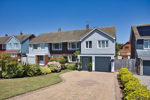 Fairway Avenue, Folkestone, CT19 4 bed semi
