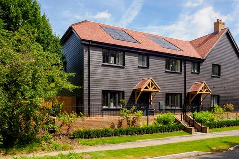 Broad Street, Lyminge, Folkestone, CT18 3 bed terraced house for sale