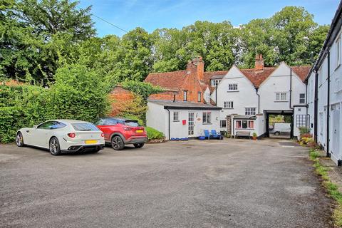 The Red Lion, Much Hadham SG10 2 bed end of terrace house for sale