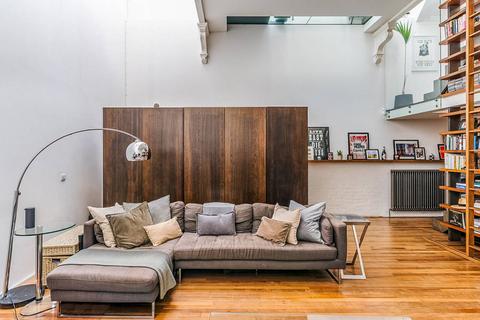 Bramshaw Road, Victoria Park, London, E9 1 bed flat for sale