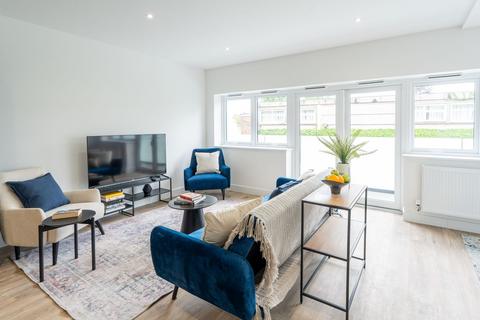 St Andrews Court, Thame OX9 2 bed apartment for sale