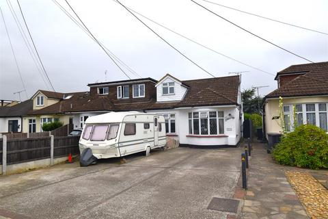Oxford Road, Rochford 4 bed chalet for sale