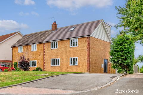 Mashbury Road, Great Waltham, CM3 4 bed semi
