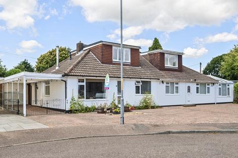 Minter Avenue, Densole, Folkestone... 2 bed semi