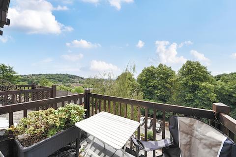 Mill Street, Surrey RH1 1 bed apartment for sale