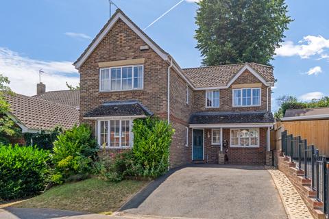 Old Bell Close, Essex CM24 4 bed detached house for sale