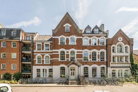Martello Street, London E8 2 bed flat for sale