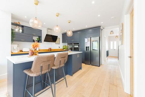 Norwich Road, Southampton SO18 3 bed detached house for sale
