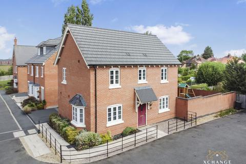 Russett Avenue, Nuneaton CV11 3 bed detached house for sale