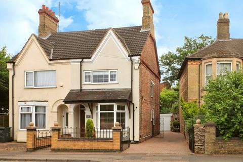 Eastfield Road, Peterborough PE1 3 bed semi