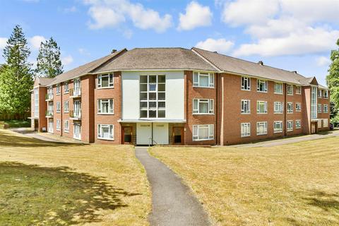 Harlow Court, Reigate RH2 2 bed flat for sale