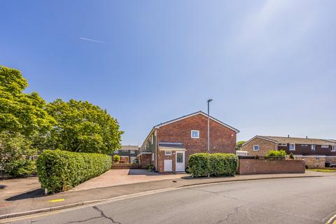 Newney Close, Hampshire PO2 3 bed end of terrace house for sale