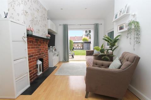 Longfield Avenue, Wallington SM6 2 bed maisonette for sale