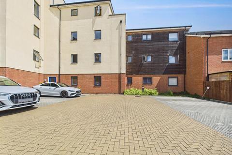 Quercetum Close, Aylesbury HP19 2 bed flat for sale