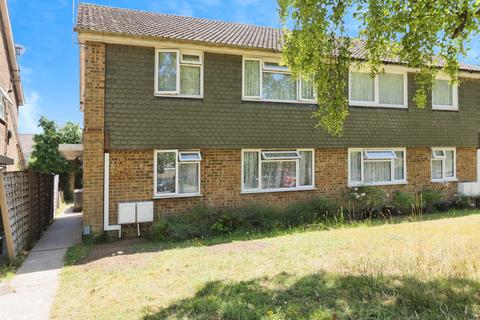 Bunhill Close, Dunstable, LU6 2 bed ground floor maisonette for sale