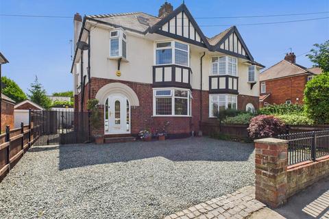 Boothferry Road, Hessle 4 bed semi