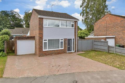 Cayser Drive, Maidstone ME17 3 bed detached house for sale