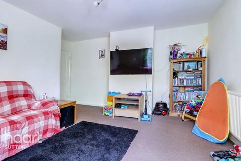 Benhill Wood Road, SUTTON 2 bed flat for sale