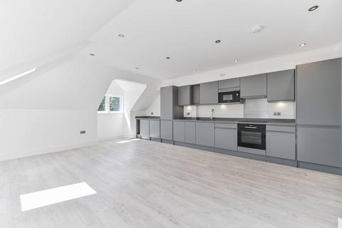 81 Grove Road, Sutton SM1 2 bed flat for sale