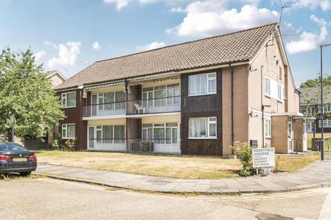 Merryfield Gardens, Stanmore HA7 3 bed flat for sale